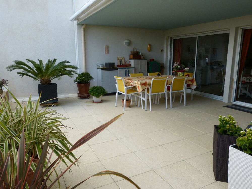 Appartement lumineux, jardin arboré, grande terrasse, au calme 3 pièces Bormes Les Mimosas  