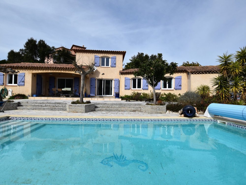 Villa avec piscine dans quartier résidentiel 6 pièces de Bormes Les Mimosas - Var Bormes Les Mimosas  