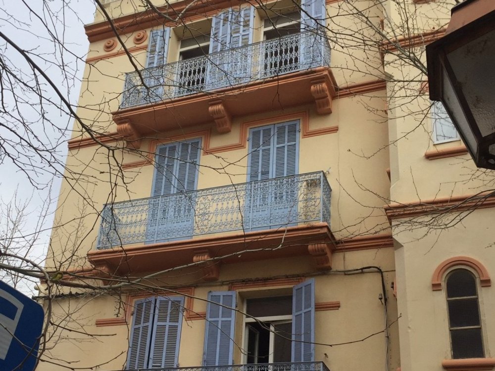 Appartement vendu en 2020 3 pièces à rénover en centre ville - Le Lavandou - Var Le Lavandou  